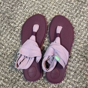 Sanuk Yoga Mat Sling - Never Worn- Size 8 purple/lilac